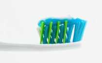 Американская улыбка без косметологов: как правильно чистить зубы, чтобы они были белыми и здоровыми