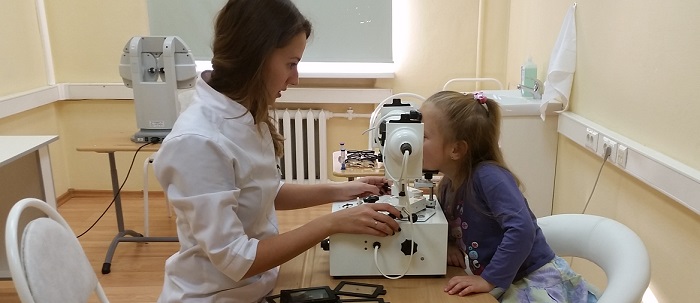 Осмотр у окулиста